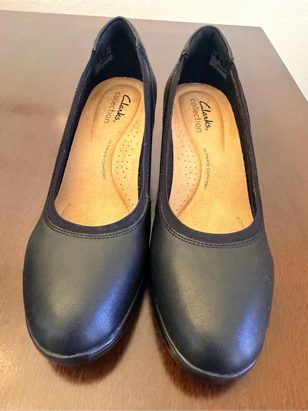 Clarks Collection Women's Black Casual Round-Toe Low Chunky Heels